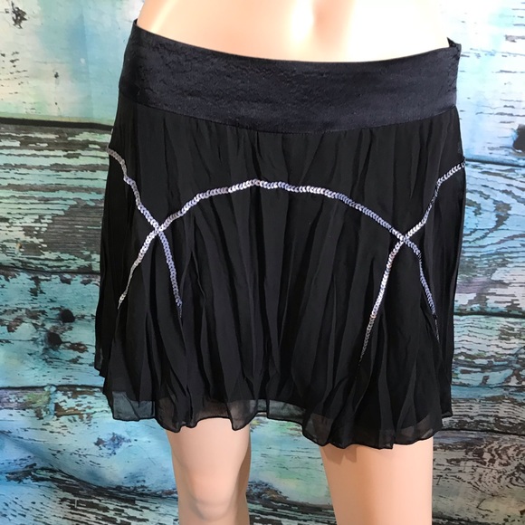 Guess Dresses & Skirts - Bundle 8 $5 items for $25 with discounted shipping